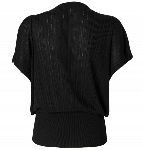 SIMONA CORSELLINI maglia in filo nera con collana oro